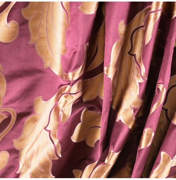 Tissu-en-satin-de-soie-bordeaux-motif-arabesque-doré