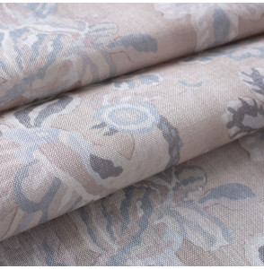 Taupe-linnen-meubelstof-met-blauw-bloemenprint-