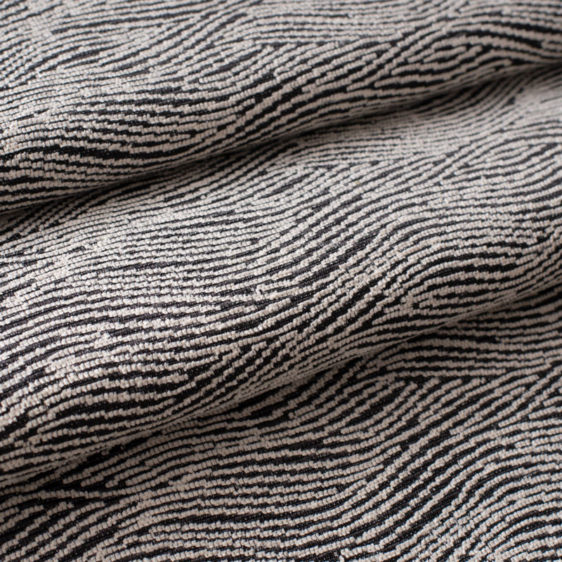 Tissu-ameublement-chenille-ondulé-noir-et-blanc