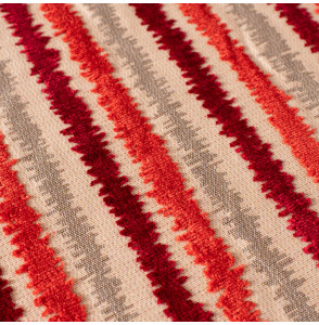 Tissu-velours-ameublement-ligné-rouge-fond-beige