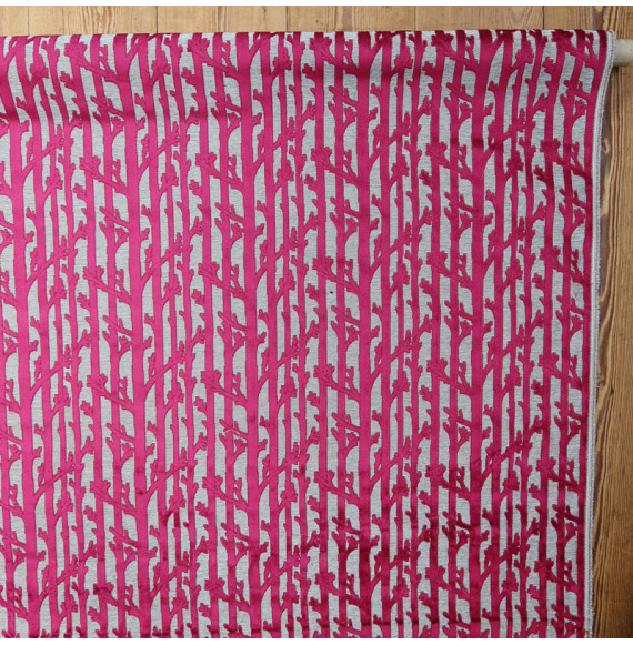 Coupon-1m60-fluweel-voor-zetelbekleding-met-boommotief-fuxia