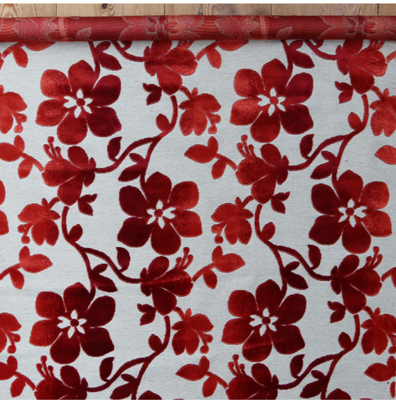 COUPON-75cm-FLUWEEL-VOOR-ZETELBEKLEDING-MET-ROOD-EN-KORAAL-BLOEMEN