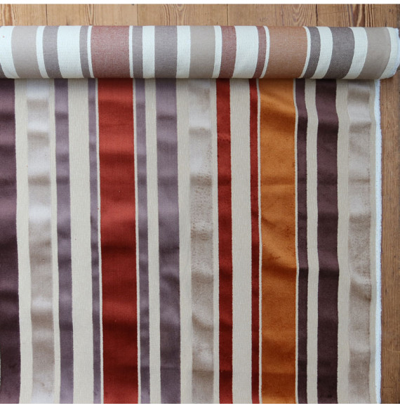 COUPON-3m60-FLUWEEL-VOOR-ZETELBEKLEDING-MET-GESTREEPT-ORANJE-EN-TAUPE