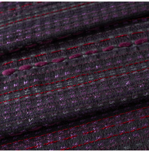 Tissu-tweed-de-haute-couture-tissé-en-France-mauve-sur-fond-noir