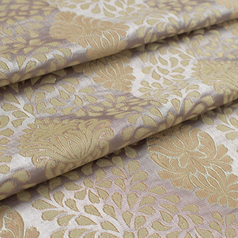 Stof-brokaat-90cm-beige-en-goud-klassiek-patroon