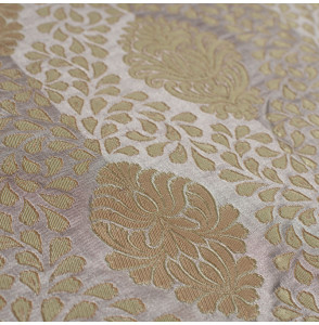 Stof-brokaat-90cm-beige-en-goud-klassiek-patroon