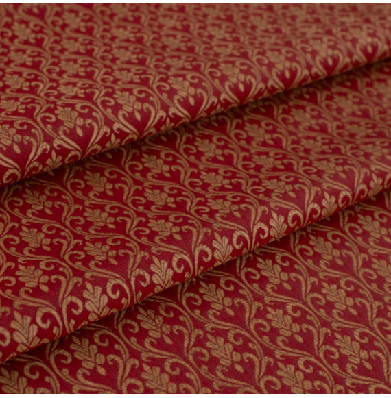 Stof-brokaatstijl-rood-klein-patroon-goud