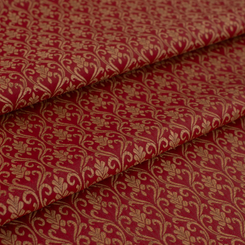 Stof-brokaatstijl-rood-klein-patroon-goud