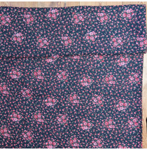 Coupon-voile-3M--roses-sur-fond-noir