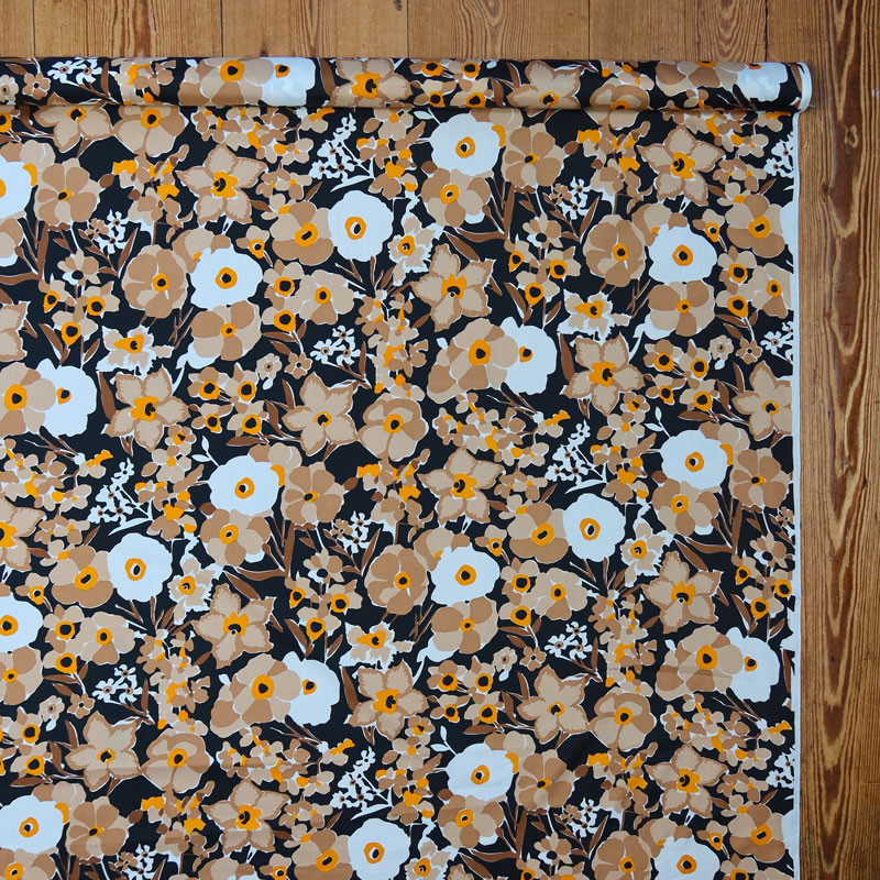 Coupon-twill-2M50--fleurs-brunes-et-blanches-sur-fond-noir