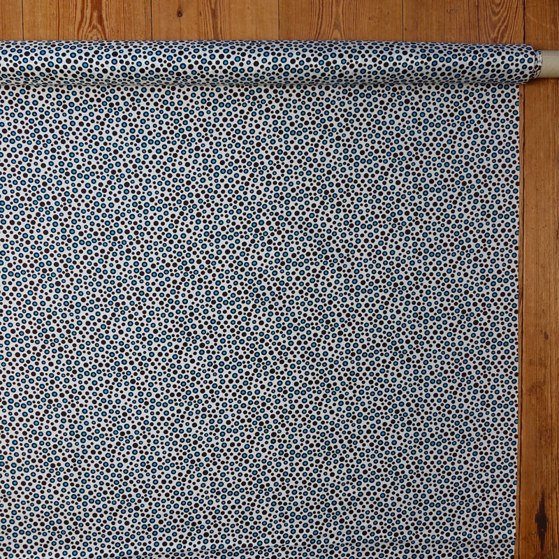 Coupon-twill-3M--zwarte-en-blauwe-stippen-op-een-witte-achtergrond