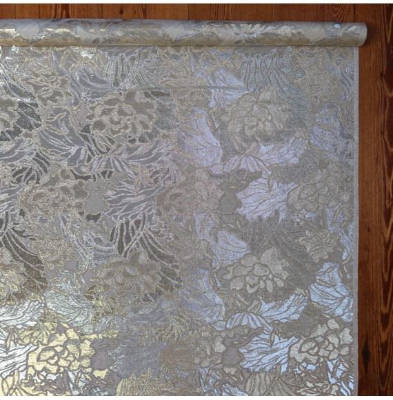 Coupon-brocard-2M60--motifs-or-et-argent-sur-fond-beige