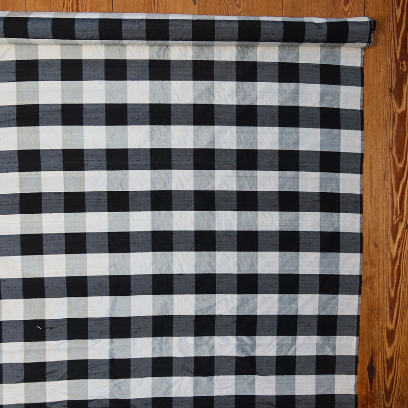 Coupon-soie-sauvage-2M90-haut-de-gamme-écossais-noir