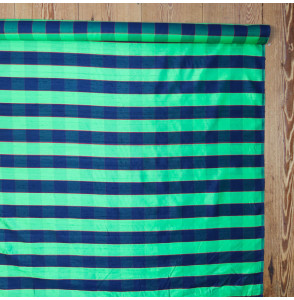 Coupon-van-wilde-zijde-2m--groene-en-blauwe-tartan