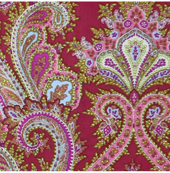 Coupon-katoen-3M-Made-in-Italy-gele-en-roze-indianenmotieven-op-een-bordeauxrode-achtergrond