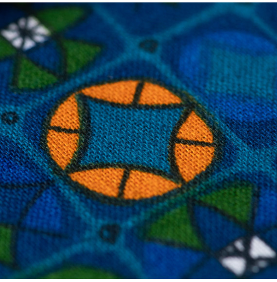 -bleus-et-verts-sur-fond-bleu