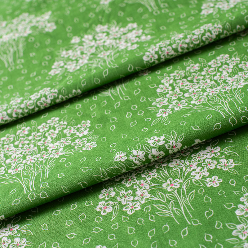 Tissu-d'ameublement-vintage-bouquets-blancs