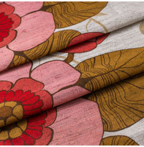 Vintage-meubelstof-roze-en-rode-bloemen-op-een-grijze-achtergrond