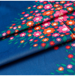 Tissu-d'ameublement-vintage-fleurs-roses-et-oranges-sur-fond-bleu