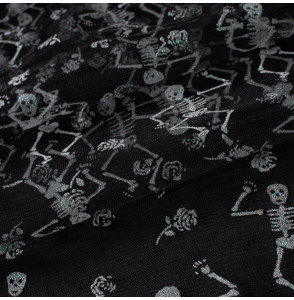 Tissu-tulle-Halloween-squelette-paillette-irisée-sur-fond-noir