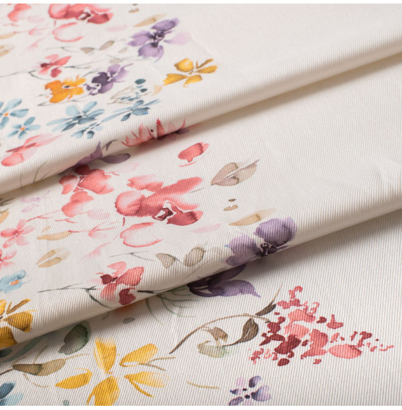 Tissu-sergé-fleuri-printemps-pour-nappe