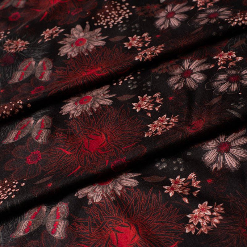 Tissu-viscose-noir-fleuri-rouge-et-libellule