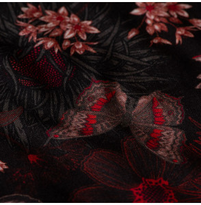 Tissu-viscose-noir-fleuri-rouge-et-libellule