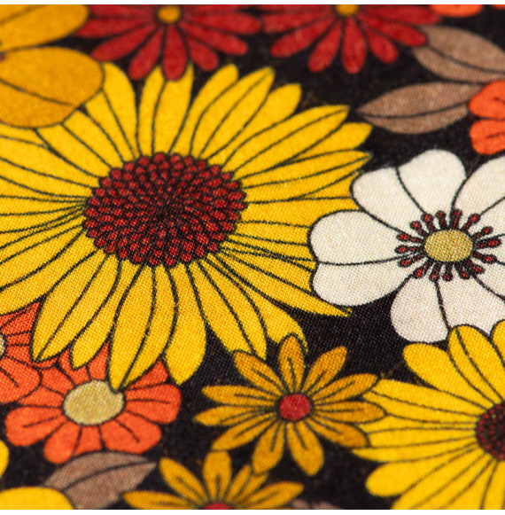 Tissu-viscose-fleuri-orange-et-ocre