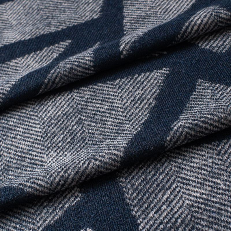 TISSU-EN-LAINE-DOUX-ET-EXTENSIBLE-MOSAÏQUE-CHEVRON