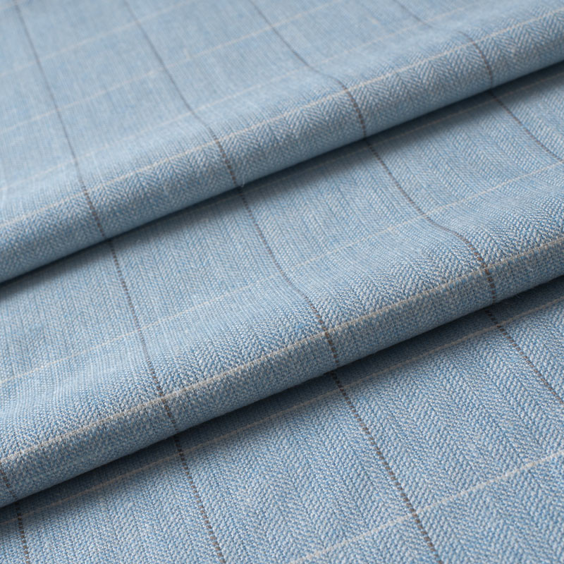 TISSU-EN-LAINE-FIN-QUADRILLAGE-GRIS-ET-BLANC-SUR-FOND-BLEU-CIEL-CHEVRON