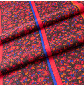 TISSU-LAINE-FINE-ET-DOUCE-DE-LA-MAISON-ABRAHAM-FEUILLAGE-BORDEAUX-ET-ROUGE-SUR-FOND-LIGNÉ