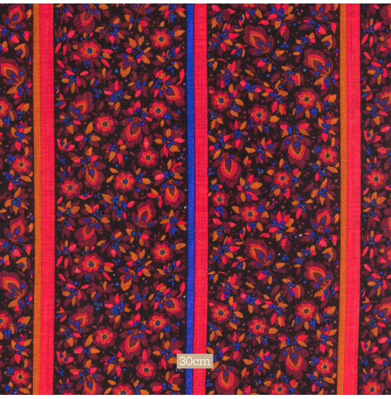 TISSU-LAINE-FINE-ET-DOUCE-DE-LA-MAISON-ABRAHAM-FEUILLAGE-BORDEAUX-ET-ROUGE-SUR-FOND-LIGNÉ