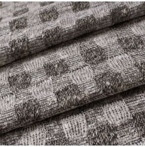 TISSU-MAILLE-EXCEPTIONNELLE-EN-LAINE-ET-SOIE-AGNONA-MADE-IN-ITALY-VICHY-NOIR-ET-BLANC