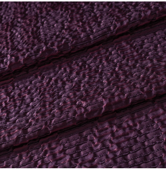 TISSU-GAUFRÉ-MADE-IN-ITALY--LIGNÉ-MAUVE-ET-NOIR
