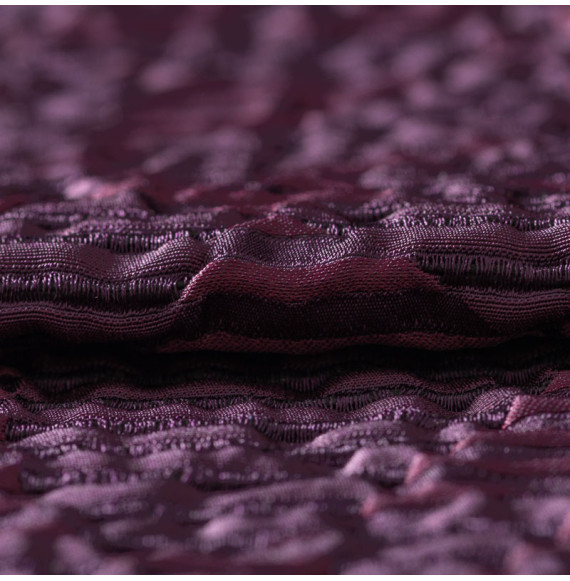 TISSU-GAUFRÉ-MADE-IN-ITALY--LIGNÉ-MAUVE-ET-NOIR