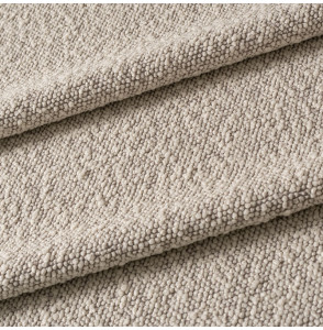 Tissu-Brasilia-bouclette-écru-sur-fond-beige