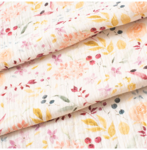 Tissu-tetra-double-gaze-blanc-cassé-imprimé-fleuri-bordeaux