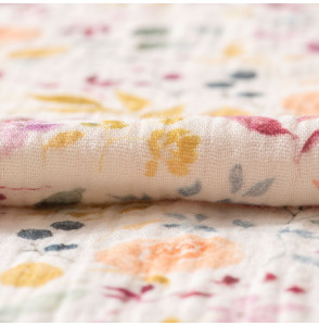 Tissu-tetra-double-gaze-blanc-cassé-imprimé-fleuri-bordeaux