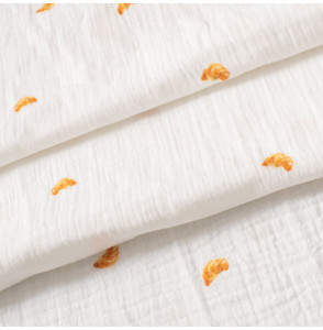 Tissu-tetra-double-gaze-blanc-cassé-imprimé-croissant