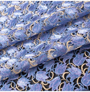 TISSU-GUIPURE-MAUVE-ET-DORÉ