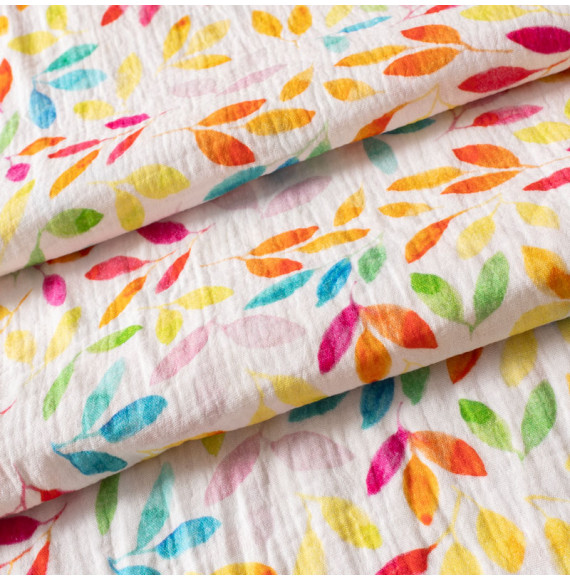 Tissu-double-gaze-imprimé-feuillage-multicolore-sur-fond-blanc