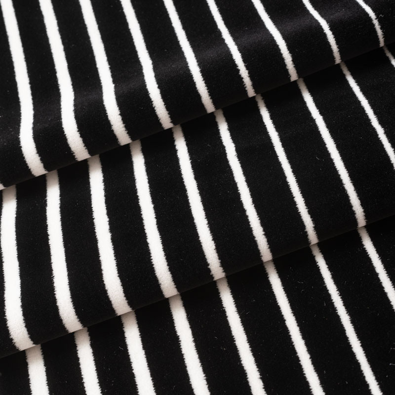 Tissu-velours-rayé-noir-et-blanc