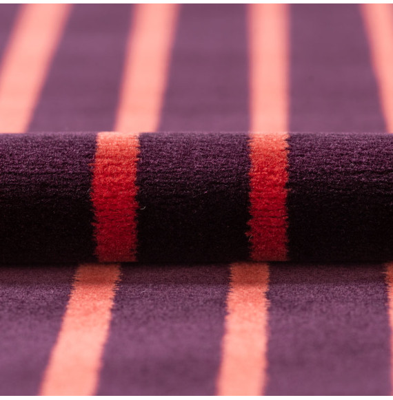 Tissu-velours-rayé-aubergine-et-rouge