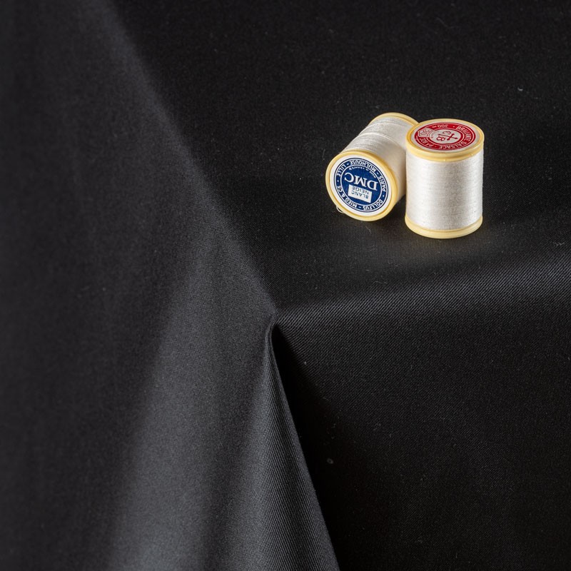 Tissu-300cm-polyester-nappe-noir