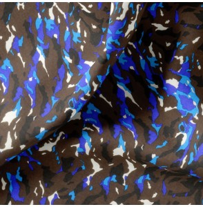 Tissu-crèpe-de-soie-imprimée-camouflage-bleu