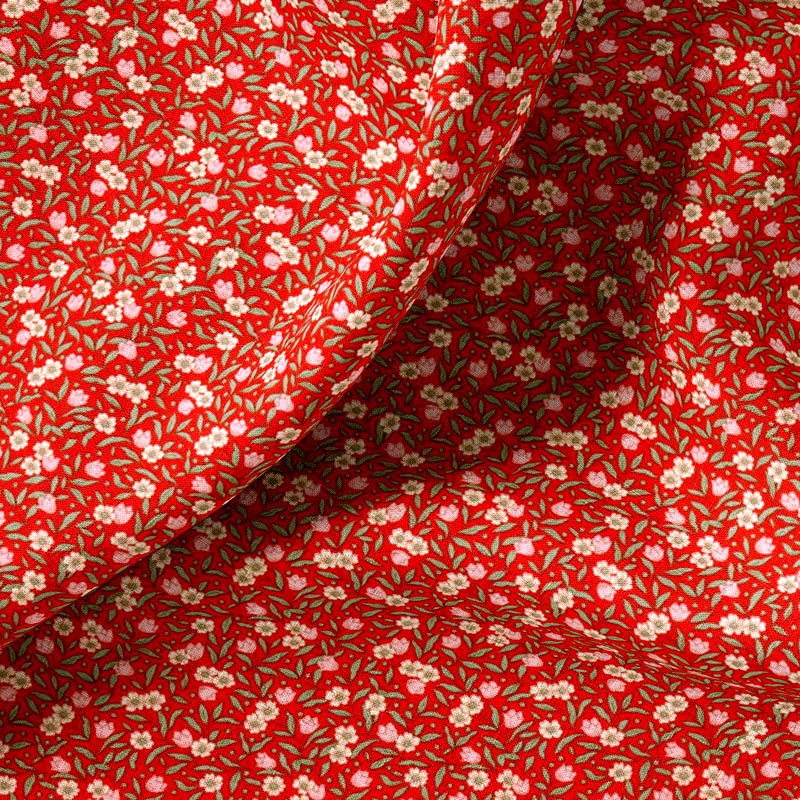 Tissu-coton-rouge-fleuri