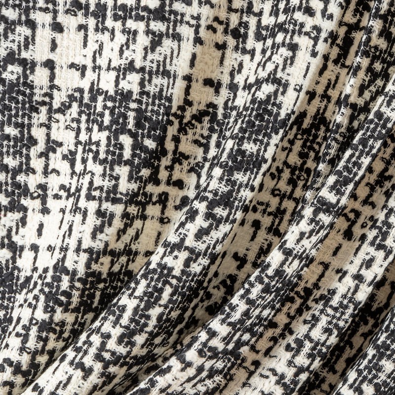 Tissu-tweed-Chanel-noir-et-blanc