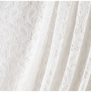 Tissu-dentelle-polyester-blanc-cassé-motif-kashmir