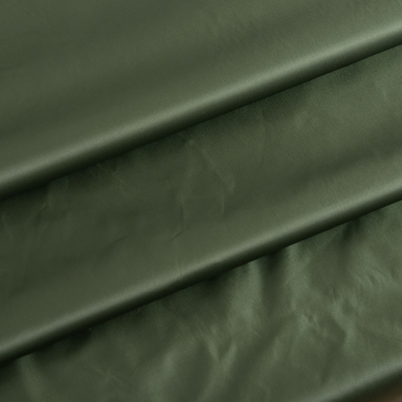 Waterafstotende-polyester-stof-donkergroen