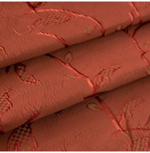 Tissu-jacquard-soie-coton-rouge-amarante-feuillage